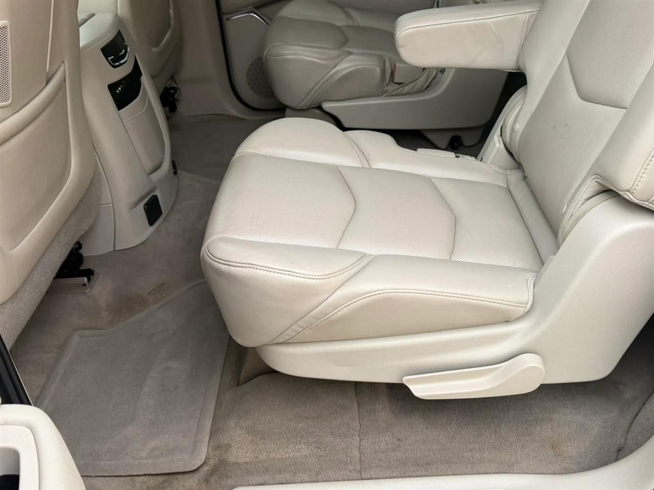 Cadillac Escalade ESV 4WD 4dr Premium 2015