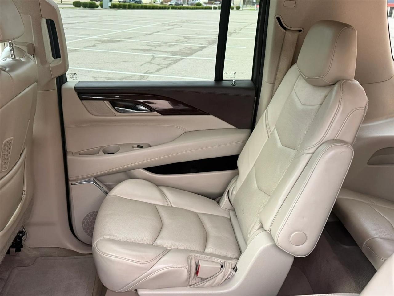 Cadillac Escalade ESV 4WD 4dr Premium 2015
