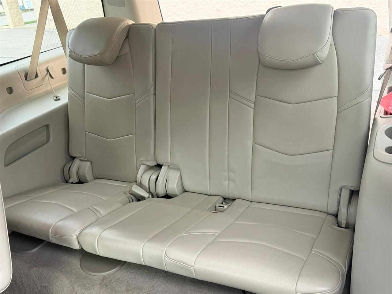 Cadillac Escalade ESV 4WD 4dr Premium 2015