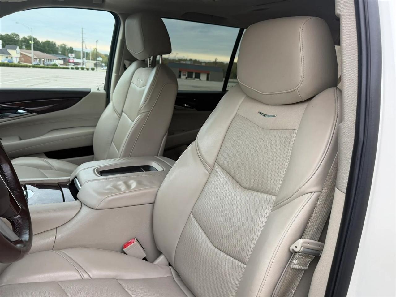 Cadillac Escalade ESV 4WD 4dr Premium 2015