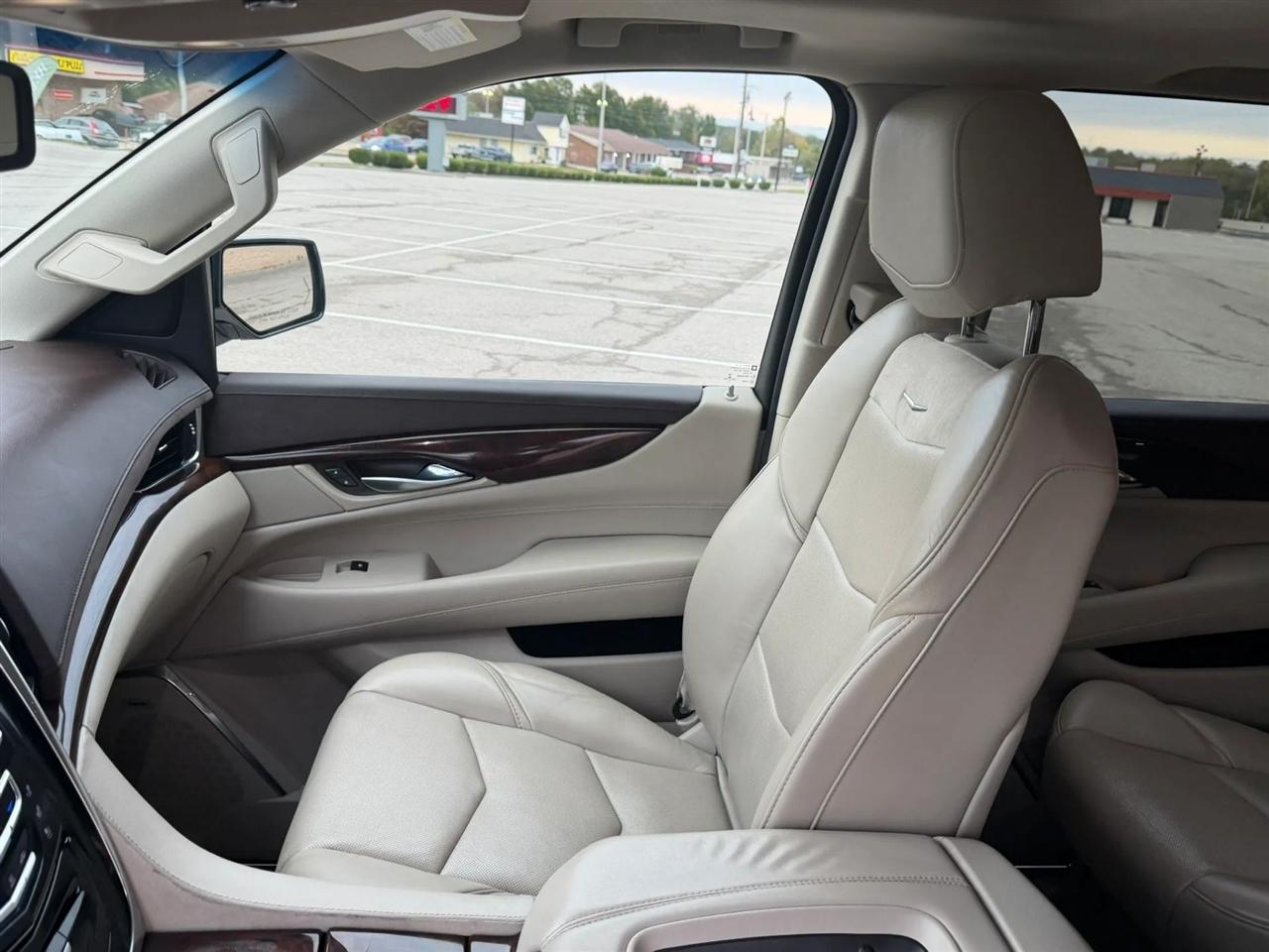 Cadillac Escalade ESV 4WD 4dr Premium 2015