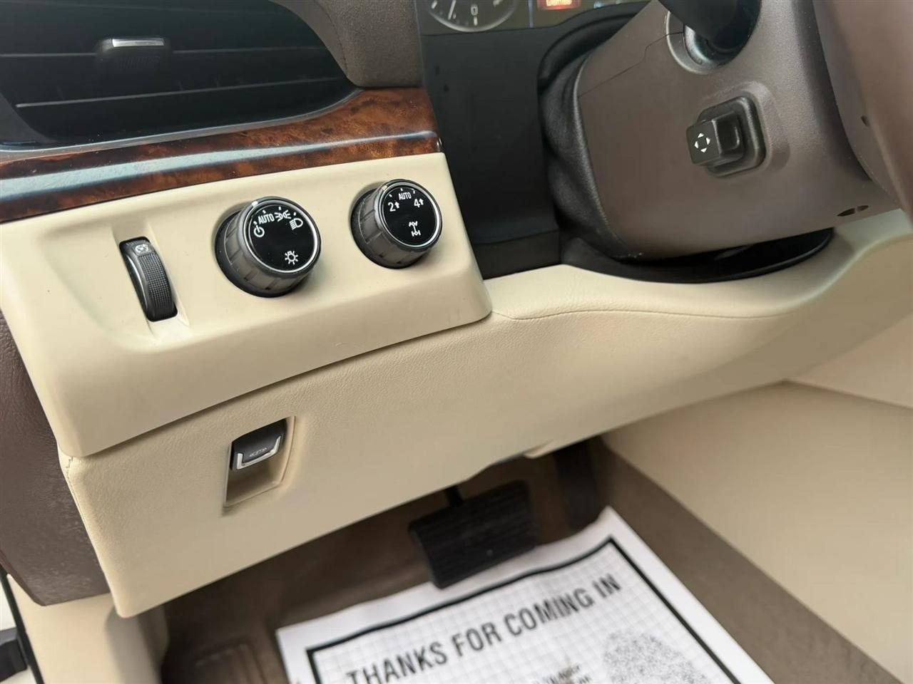 Cadillac Escalade ESV 4WD 4dr Premium 2015