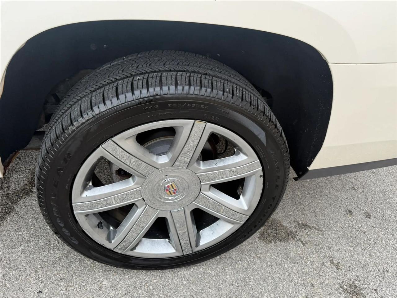 Cadillac Escalade ESV 4WD 4dr Premium 2015