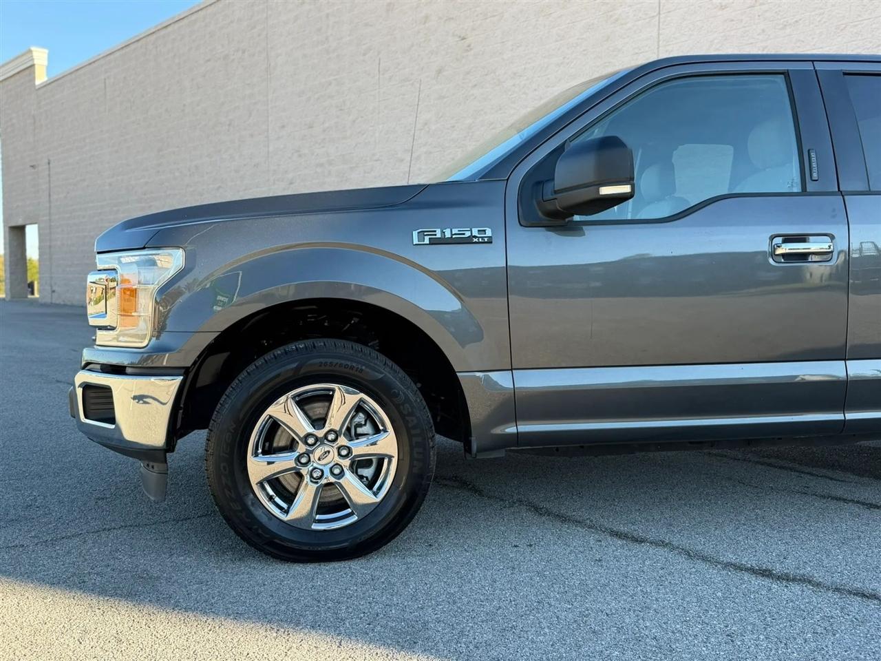 Ford F-150 Lariat 2WD SuperCab 8' Box 2018
