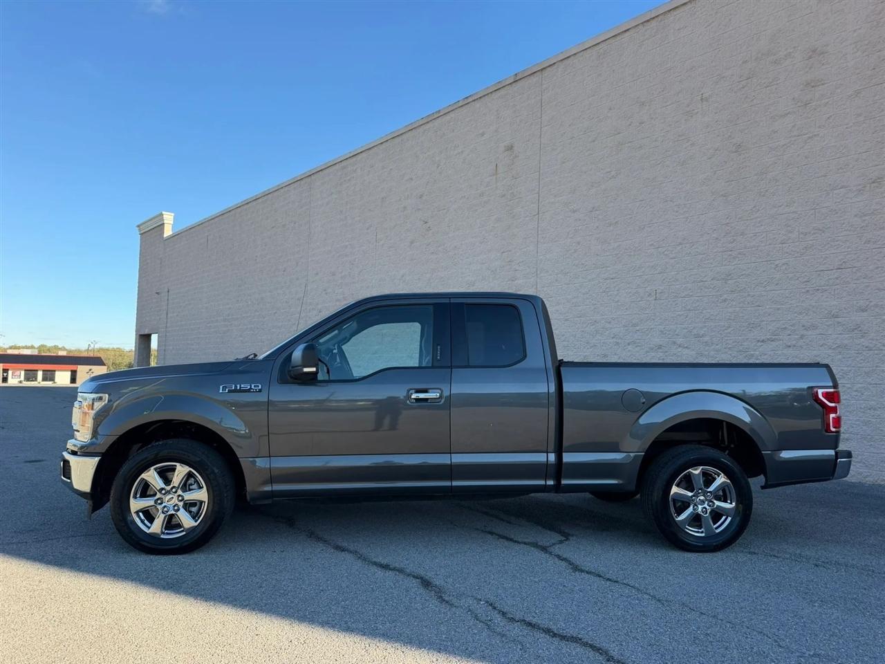 Ford F-150 Lariat 2WD SuperCab 8' Box 2018