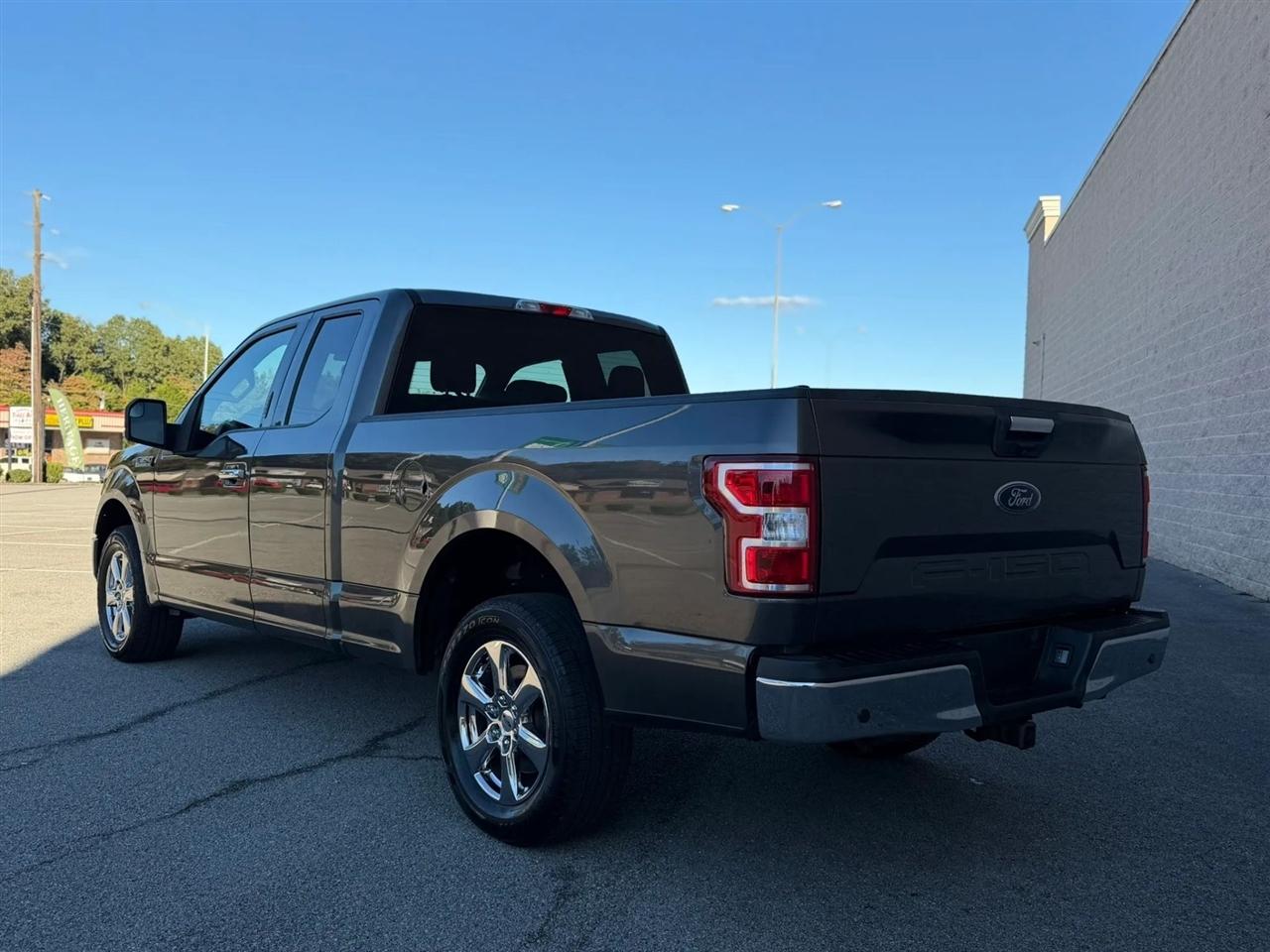 Ford F-150 Lariat 2WD SuperCab 8' Box 2018