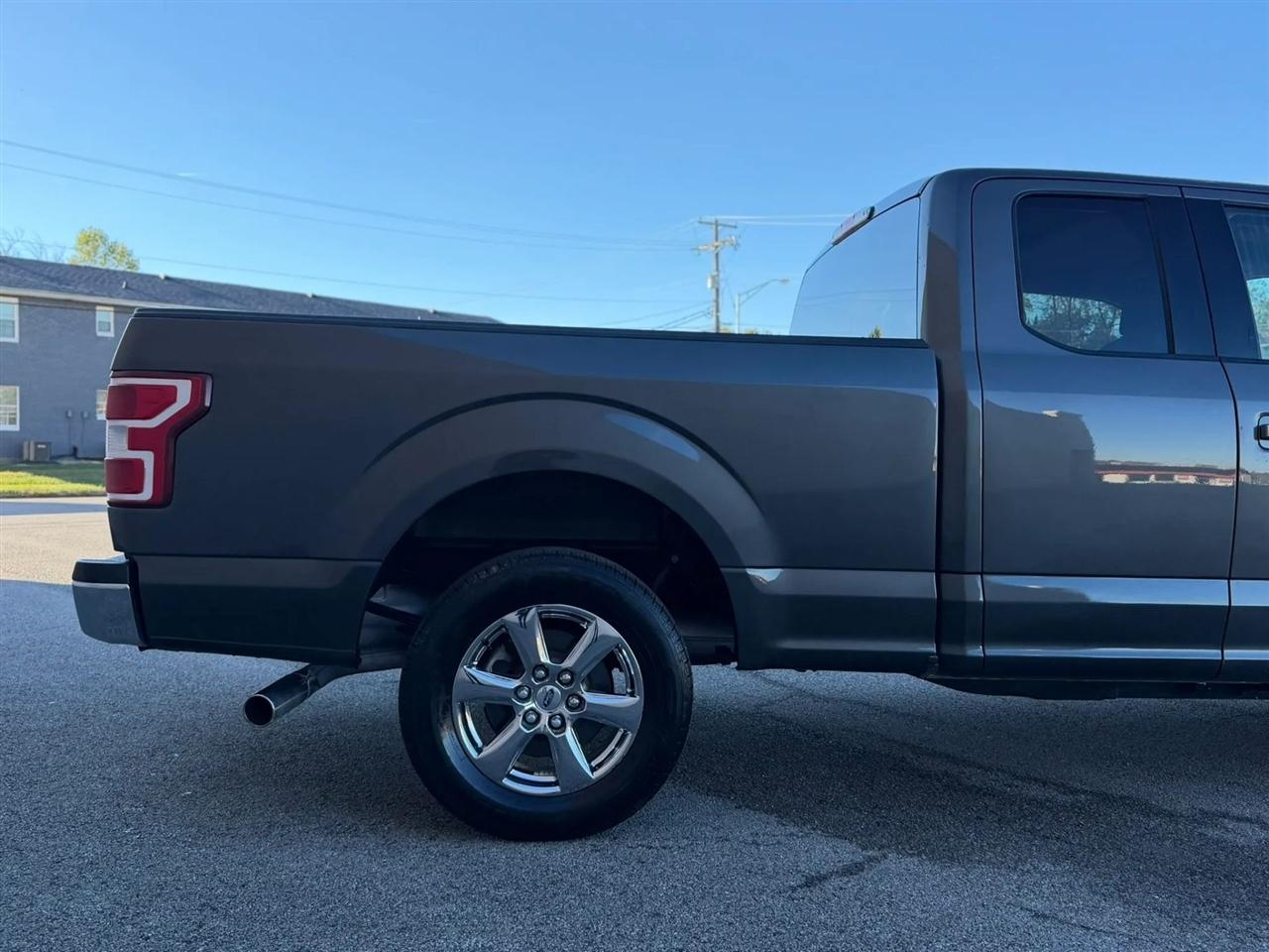 Ford F-150 Lariat 2WD SuperCab 8' Box 2018