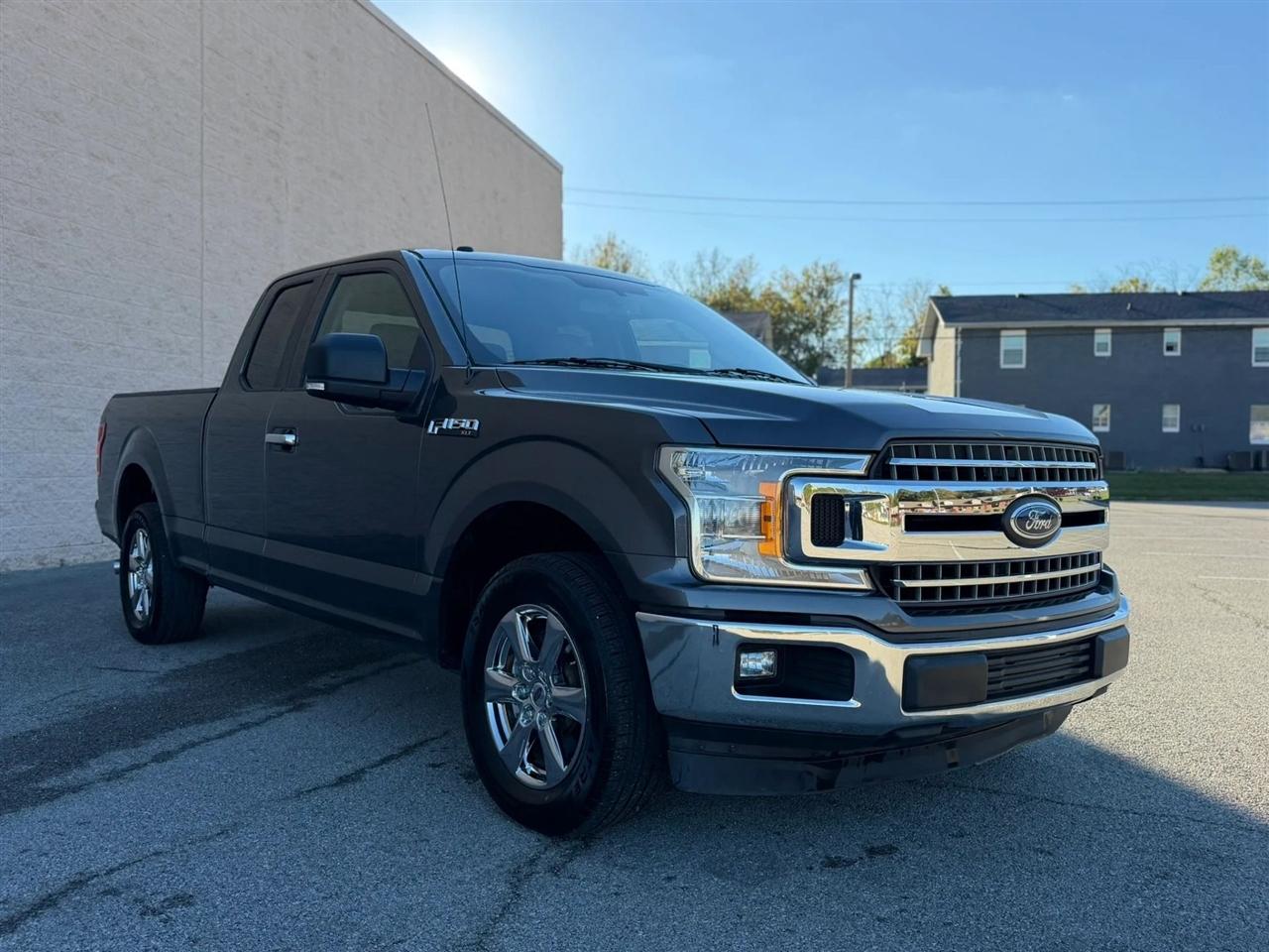 Ford F-150 Lariat 2WD SuperCab 8' Box 2018