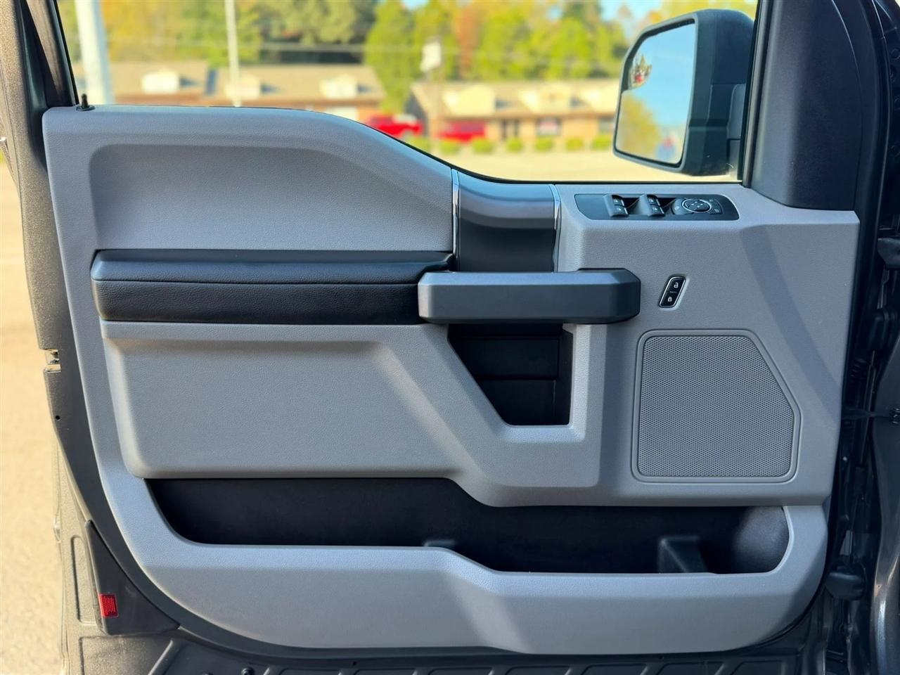 Ford F-150 Lariat 2WD SuperCab 8' Box 2018