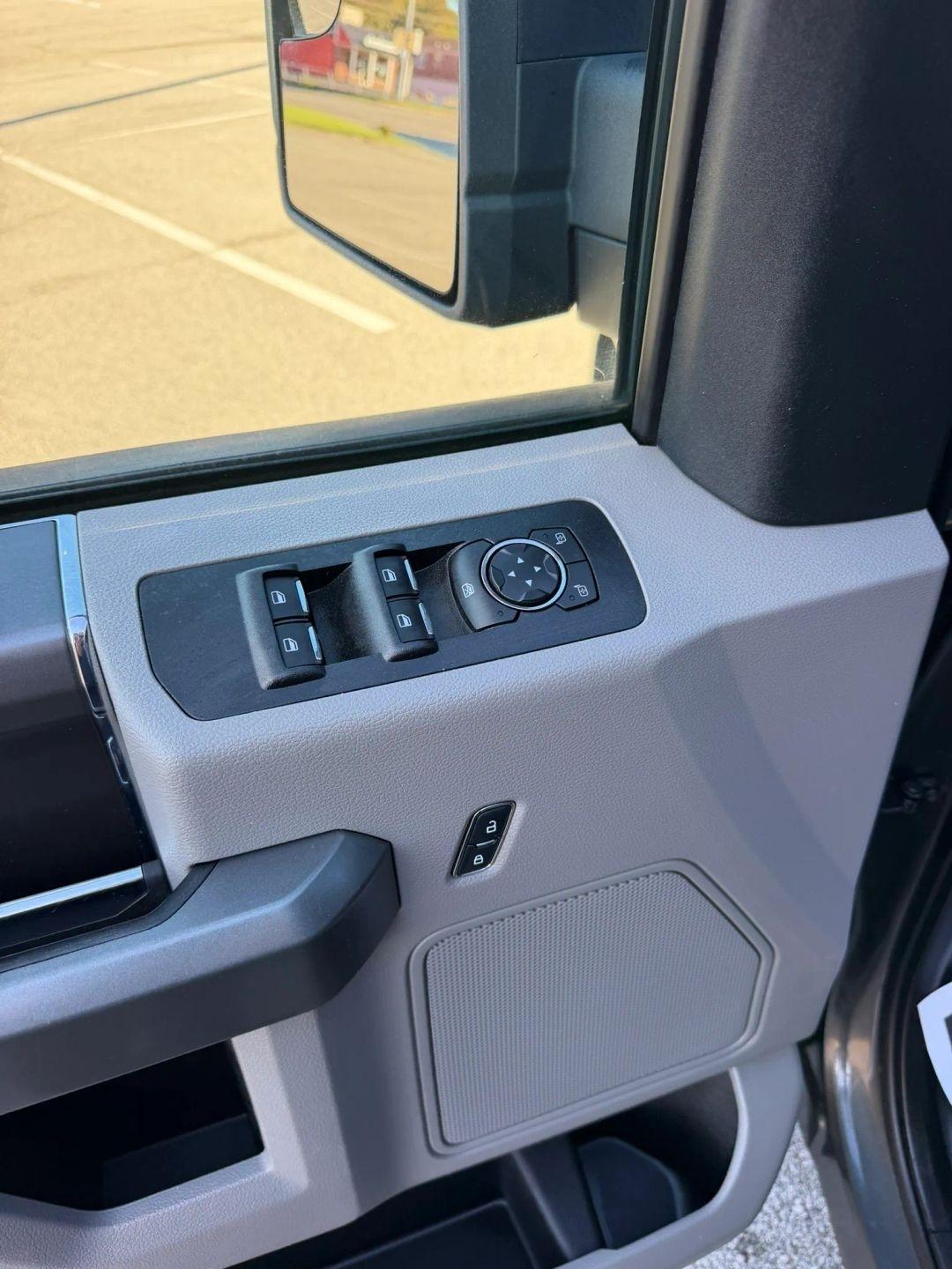 Ford F-150 Lariat 2WD SuperCab 8' Box 2018