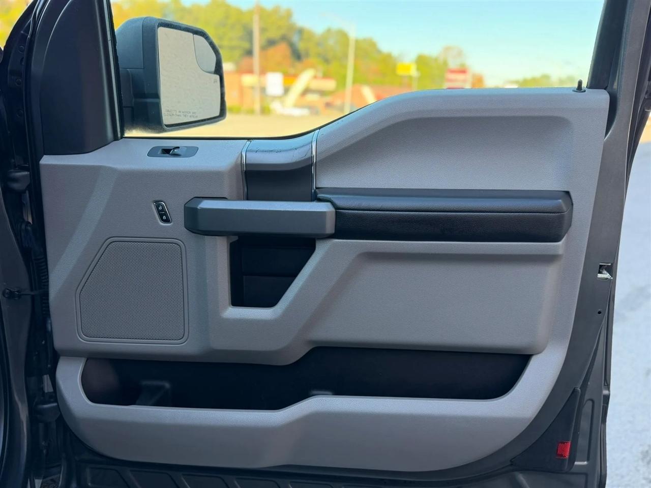 Ford F-150 Lariat 2WD SuperCab 8' Box 2018