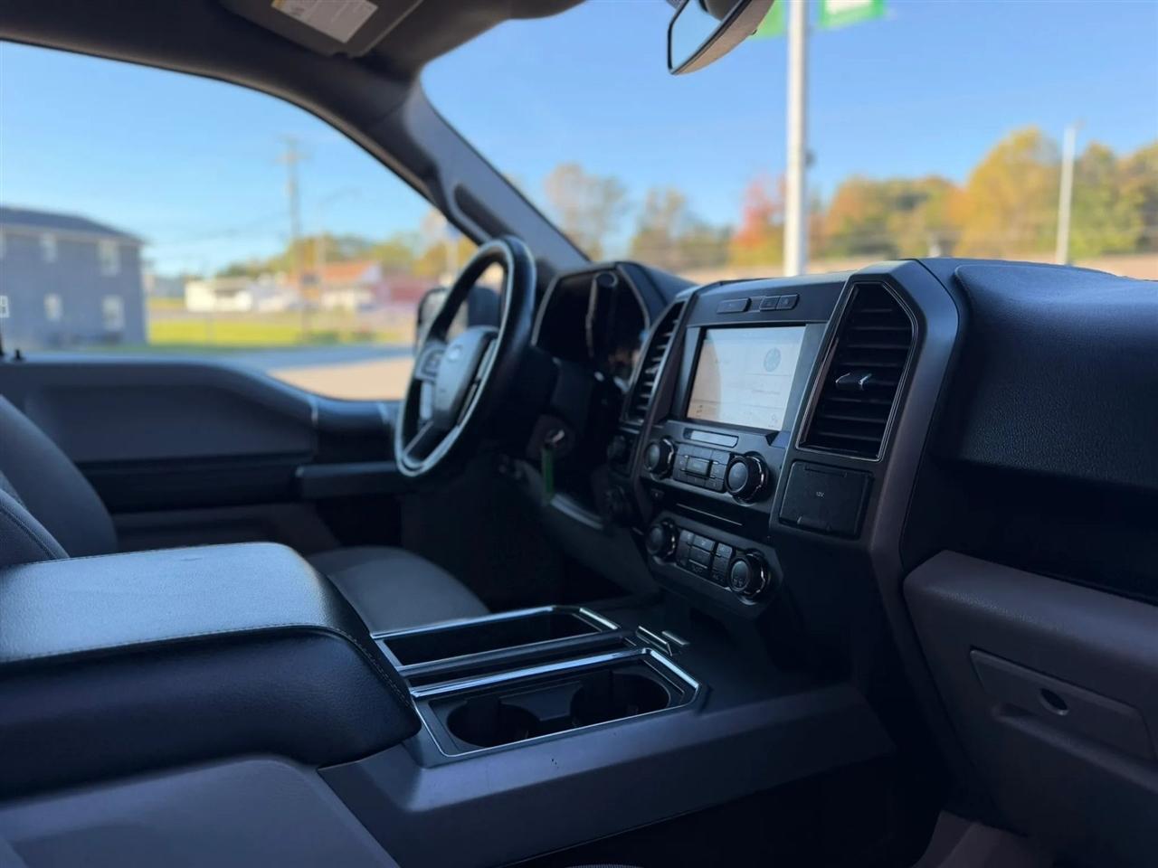 Ford F-150 Lariat 2WD SuperCab 8' Box 2018