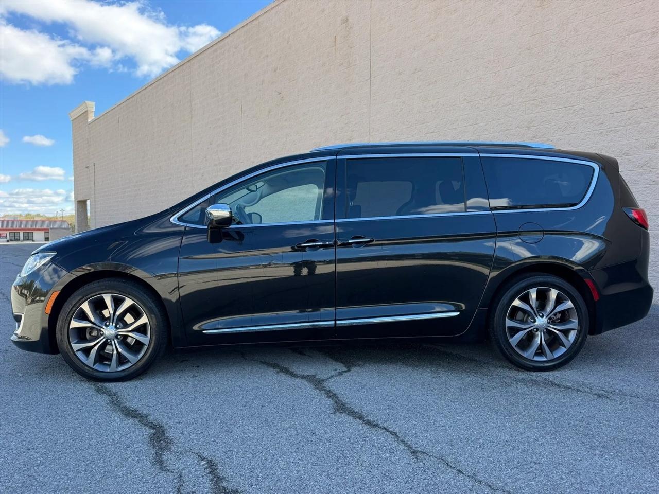 Chrysler Pacifica Limited FWD 2018