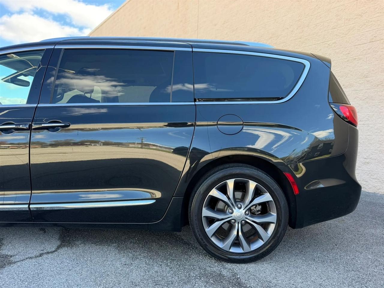 Chrysler Pacifica Limited FWD 2018