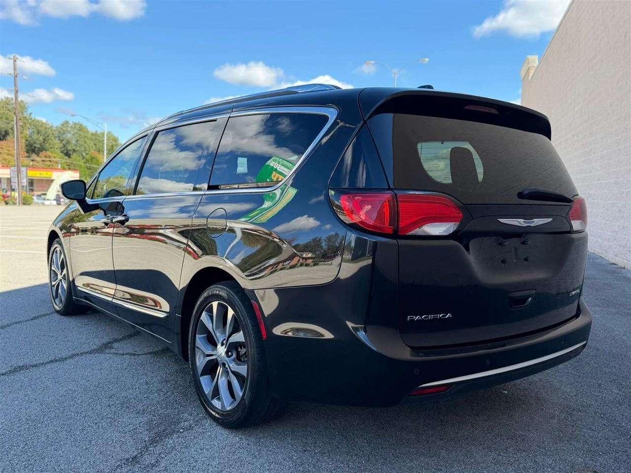 Chrysler Pacifica Limited FWD 2018