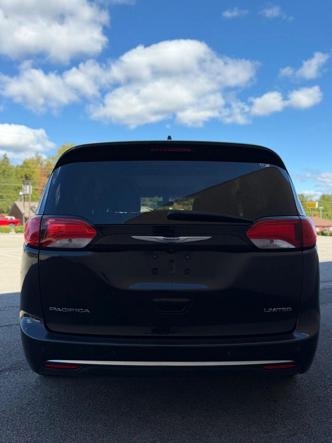 Chrysler Pacifica Limited FWD 2018