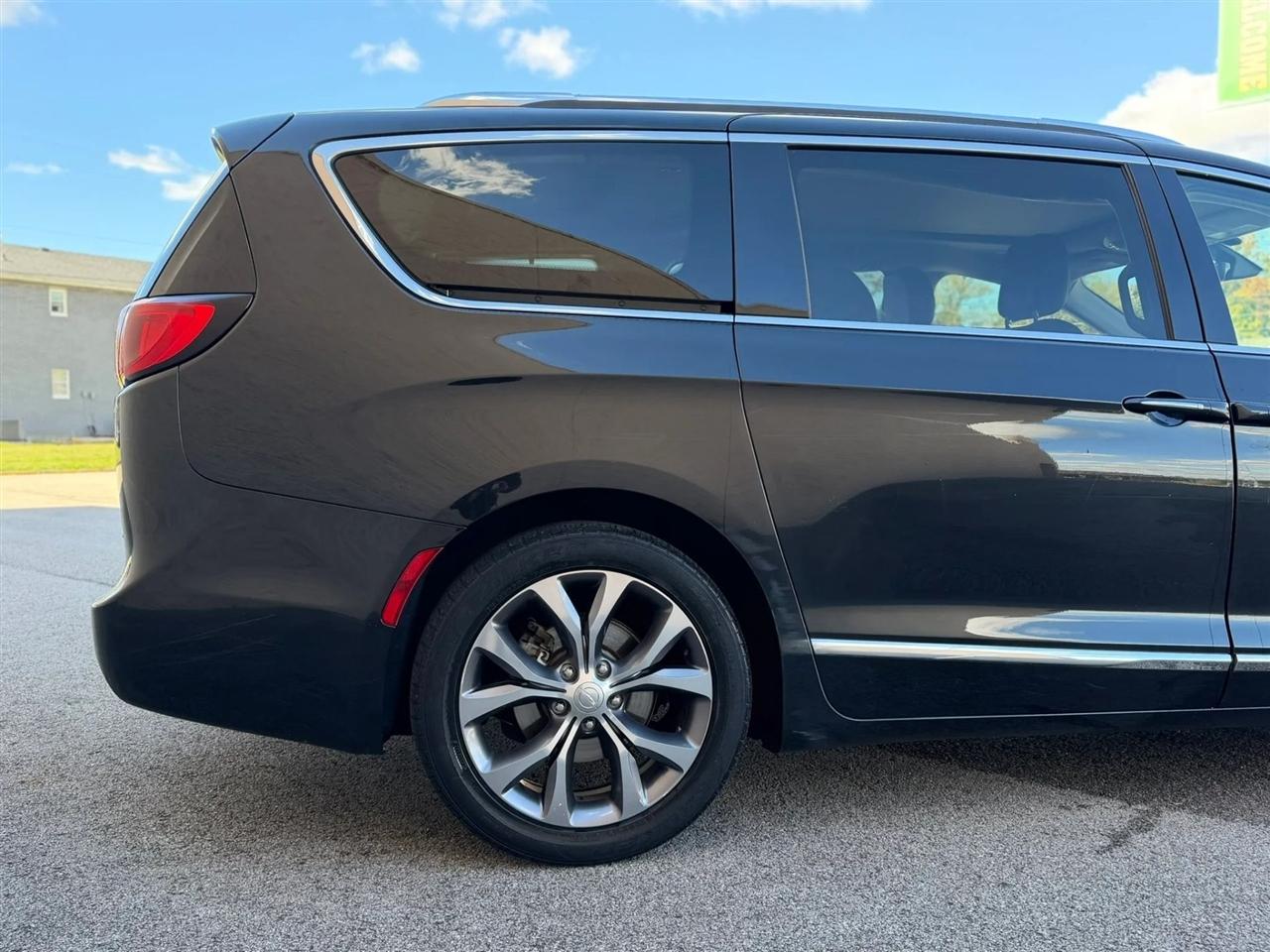 Chrysler Pacifica Limited FWD 2018