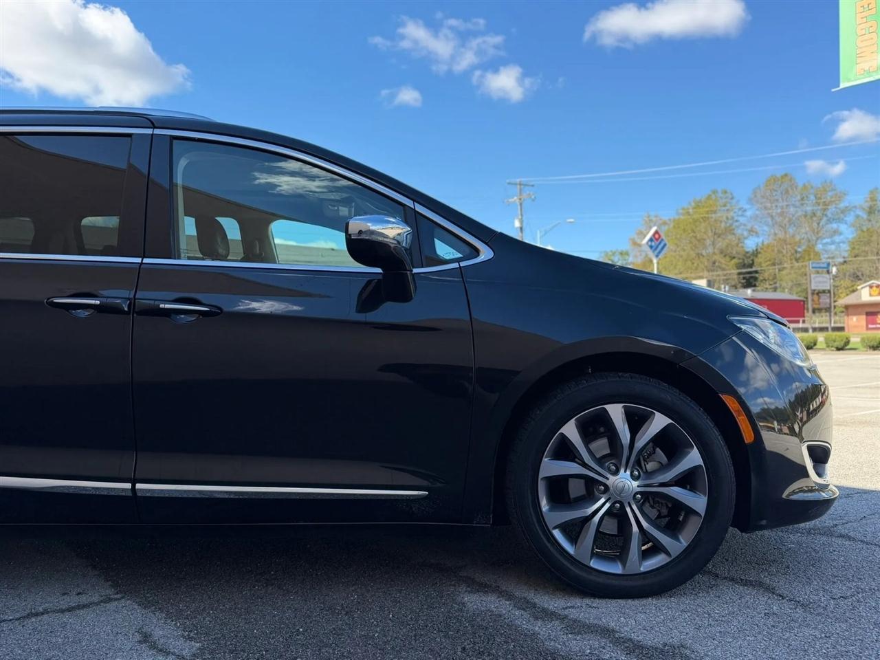 Chrysler Pacifica Limited FWD 2018