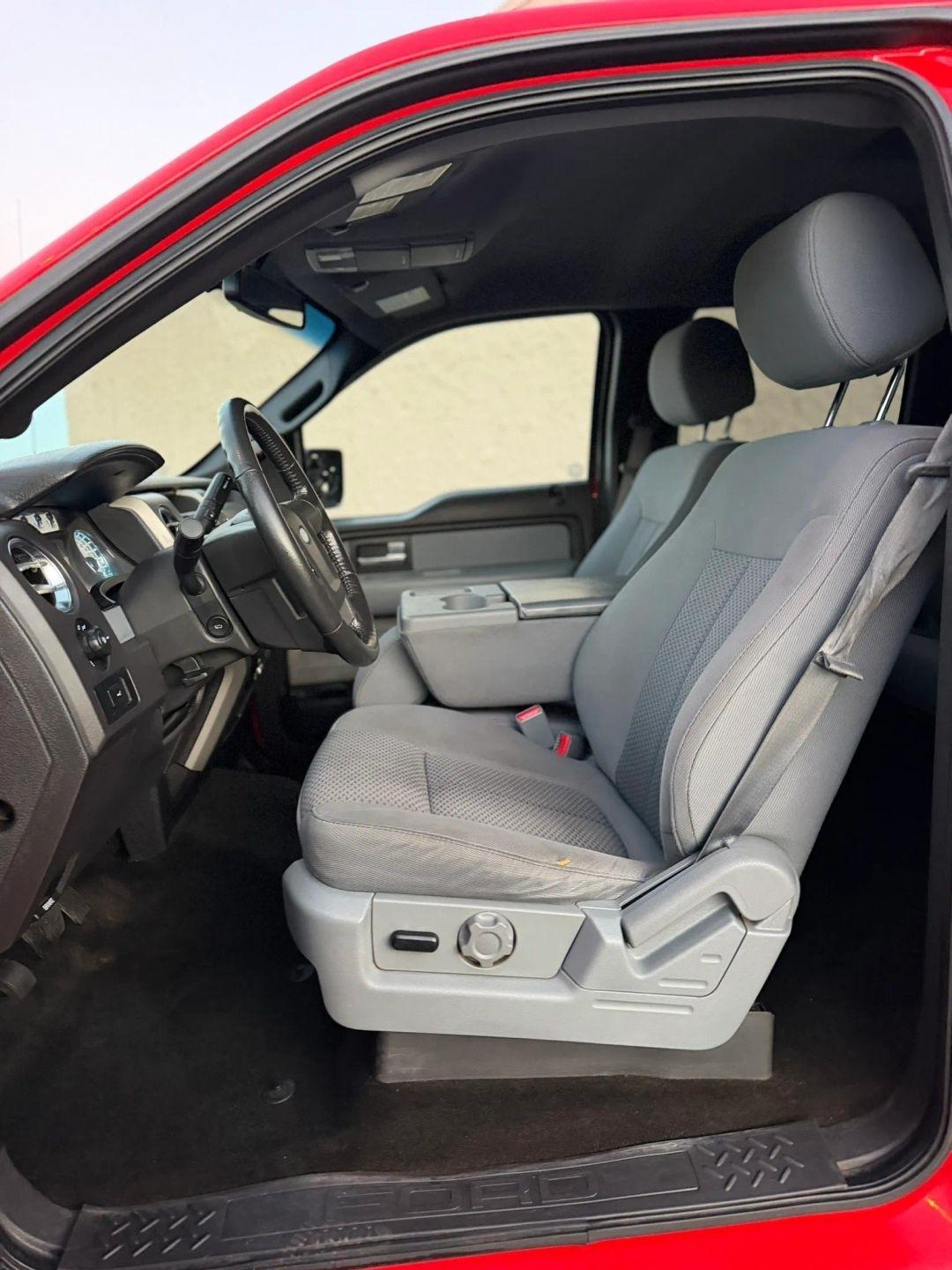 Ford F-150 4WD SuperCrew 145" Platinum 2012