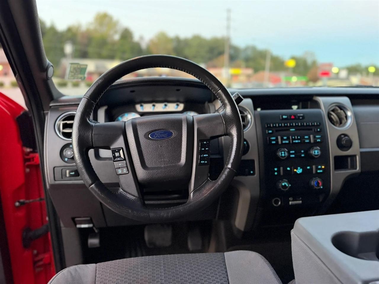 Ford F-150 4WD SuperCrew 145" Platinum 2012