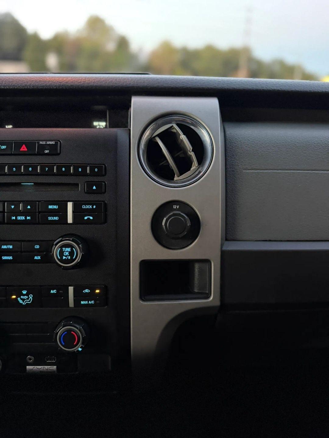 Ford F-150 4WD SuperCrew 145" Platinum 2012
