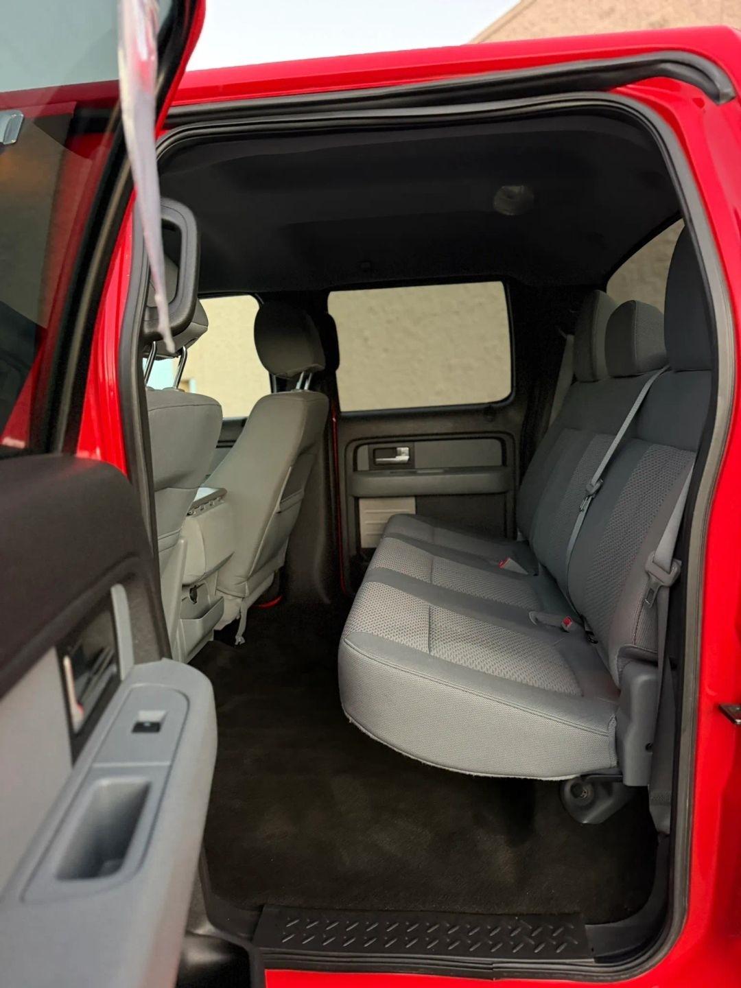Ford F-150 4WD SuperCrew 145" Platinum 2012