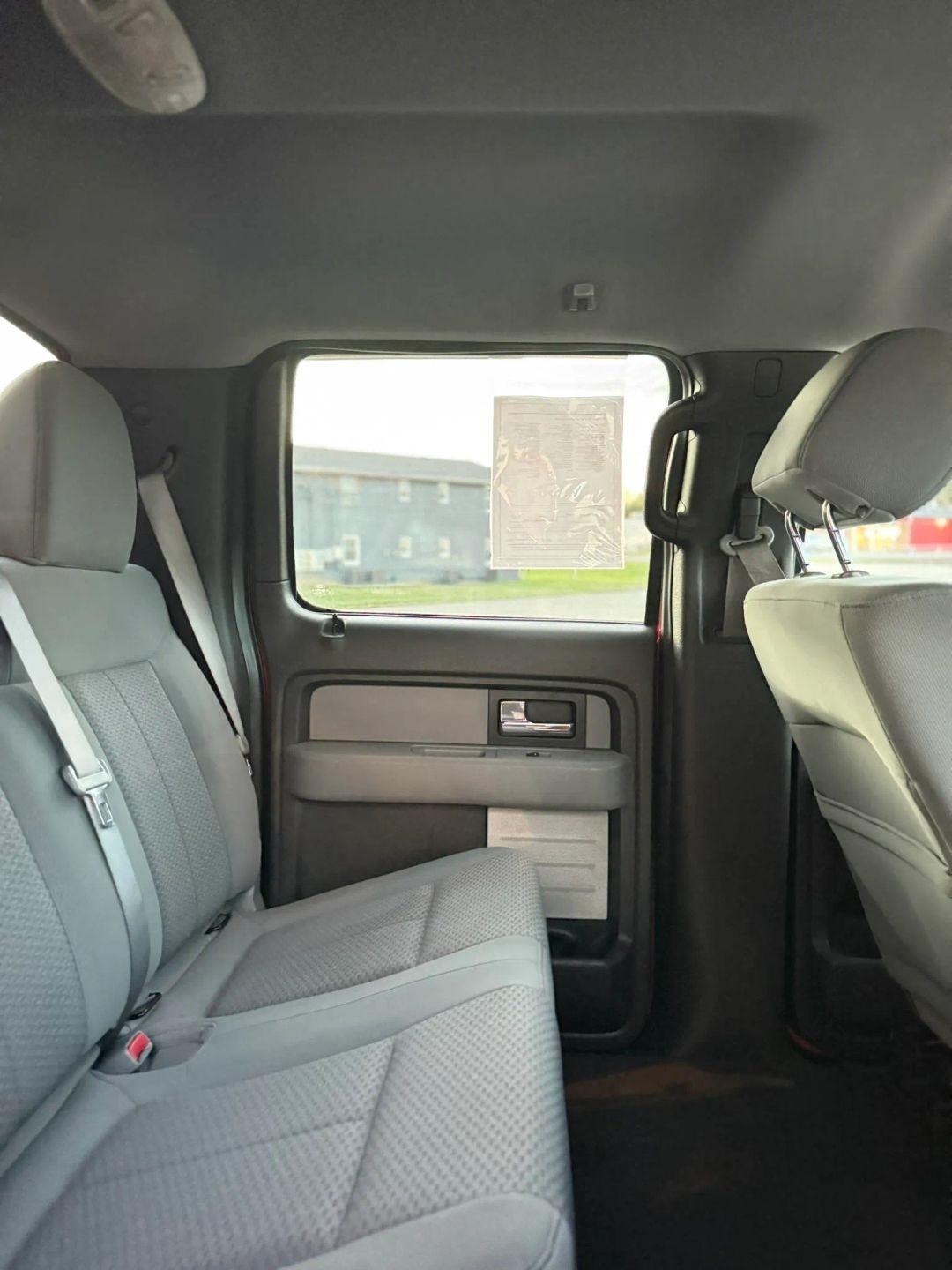 Ford F-150 4WD SuperCrew 145" Platinum 2012