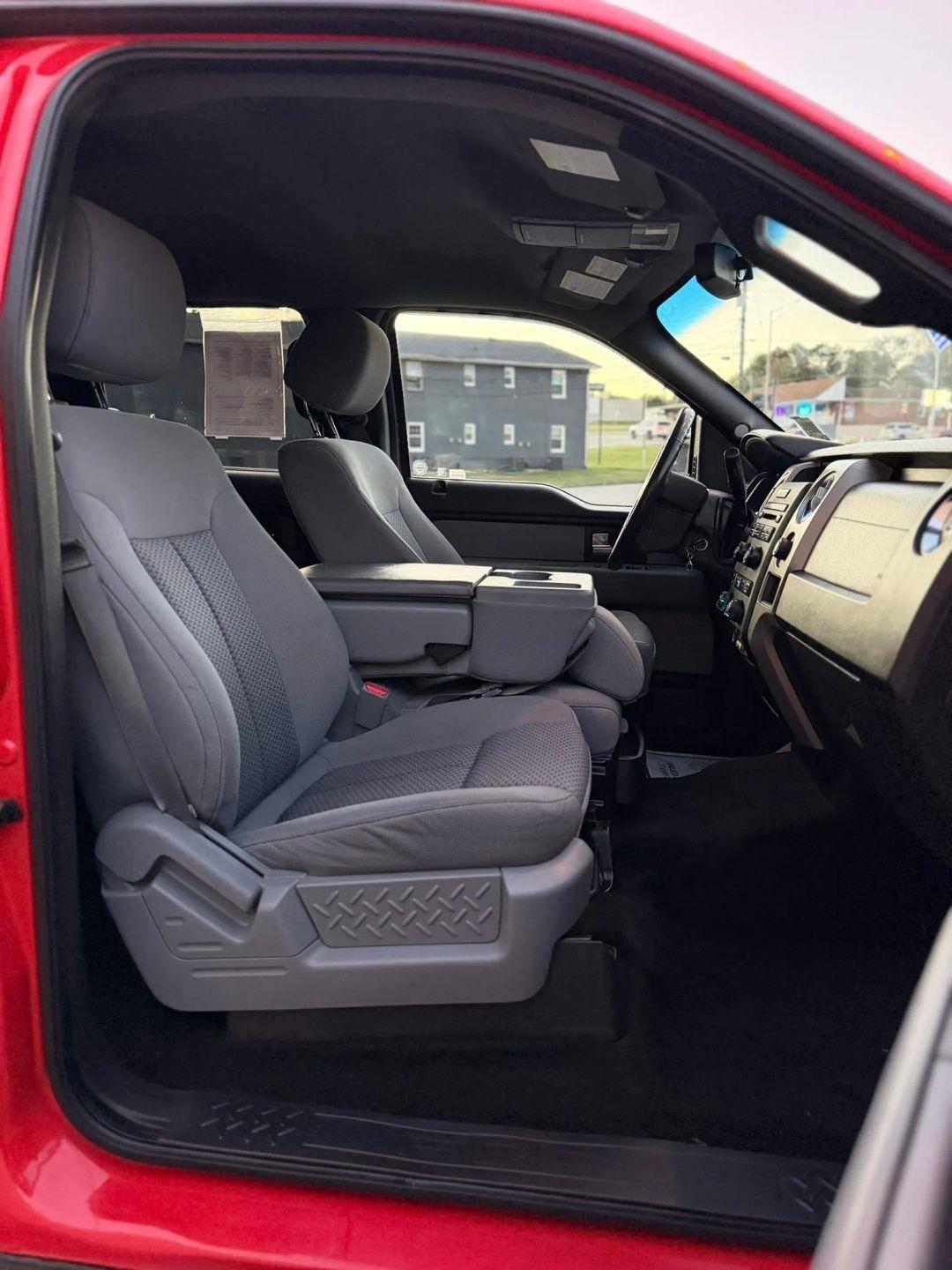 Ford F-150 4WD SuperCrew 145" Platinum 2012