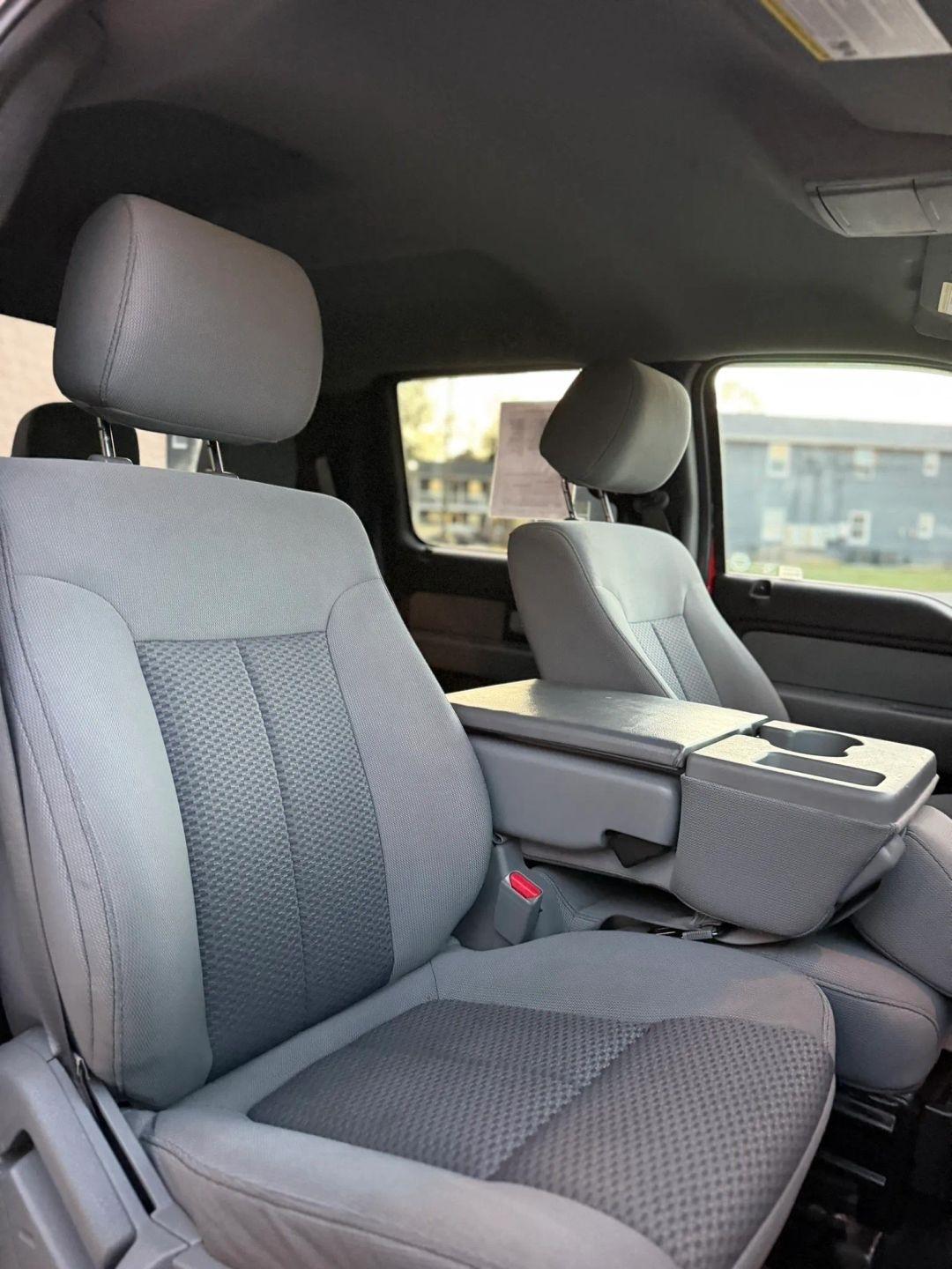 Ford F-150 4WD SuperCrew 145" Platinum 2012