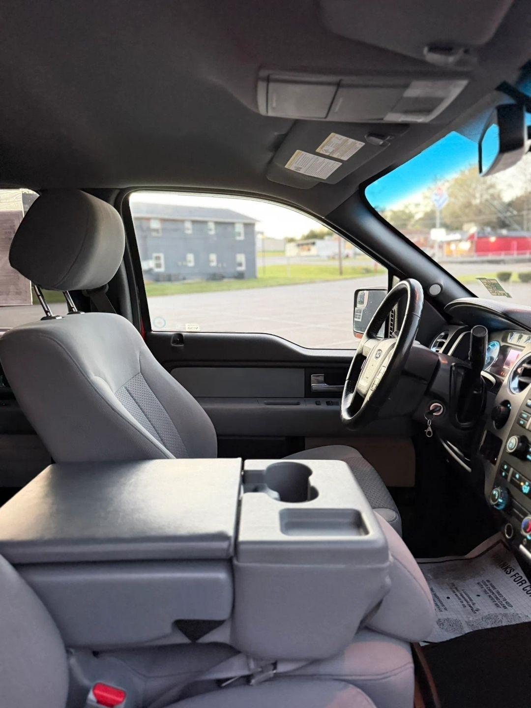 Ford F-150 4WD SuperCrew 145" Platinum 2012