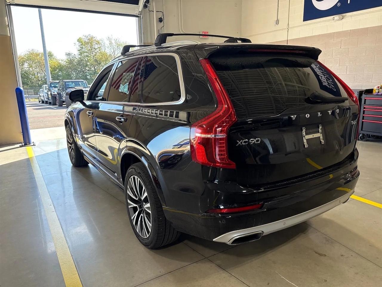 Volvo XC90 T6 AWD Momentum 6 Passenger 2020