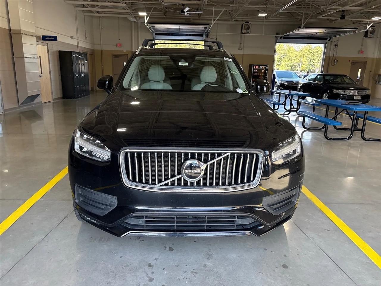 Volvo XC90 T6 AWD Momentum 6 Passenger 2020