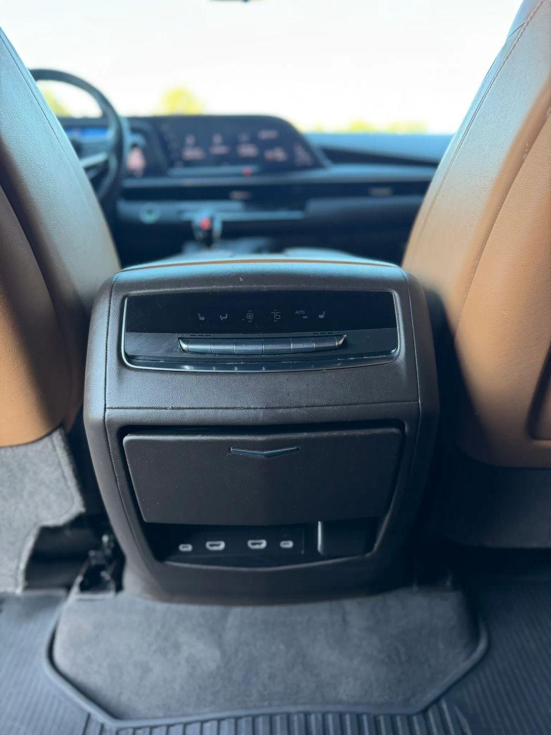 Cadillac Escalade 4WD 4dr Sport 2021