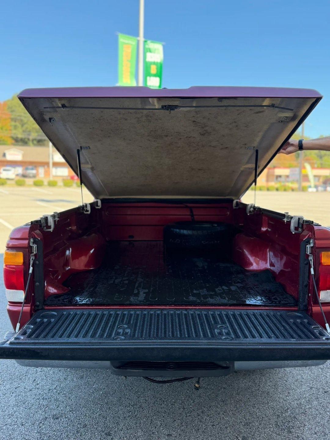 Ford Ranger Reg Cab 112" WB XLT 1999