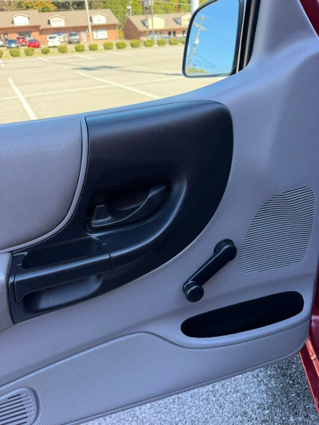 Ford Ranger Reg Cab 112" WB XLT 1999