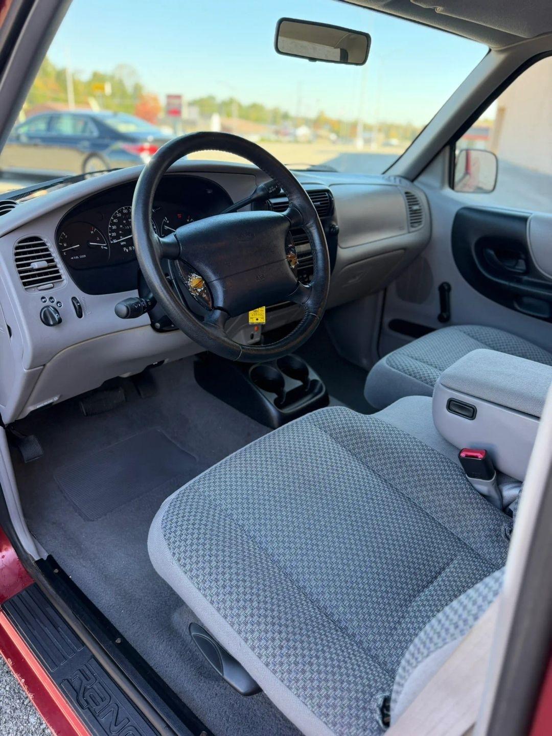 Ford Ranger Reg Cab 112" WB XLT 1999