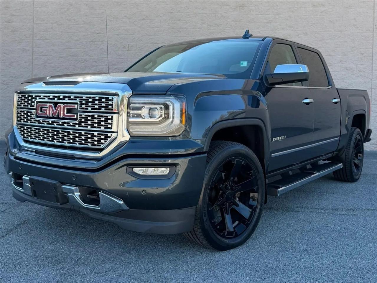 GMC Sierra 1500 4WD Crew Cab 143.5" Denali 2018