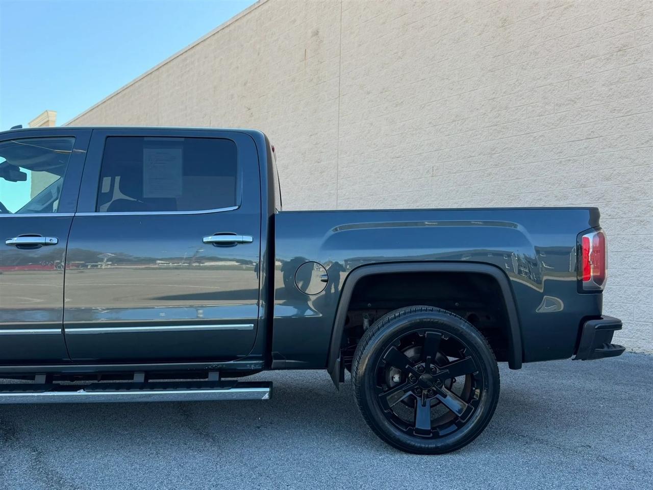 GMC Sierra 1500 4WD Crew Cab 143.5" Denali 2018