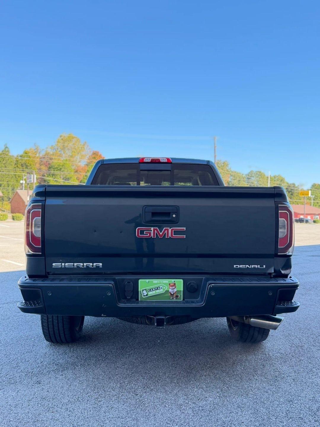 GMC Sierra 1500 4WD Crew Cab 143.5" Denali 2018