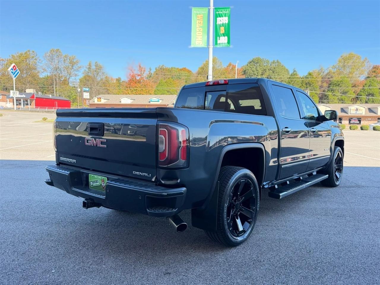 GMC Sierra 1500 4WD Crew Cab 143.5" Denali 2018