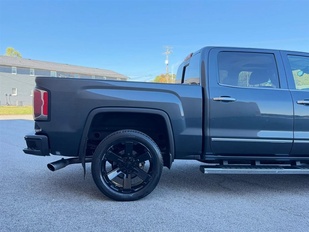 GMC Sierra 1500 4WD Crew Cab 143.5" Denali 2018