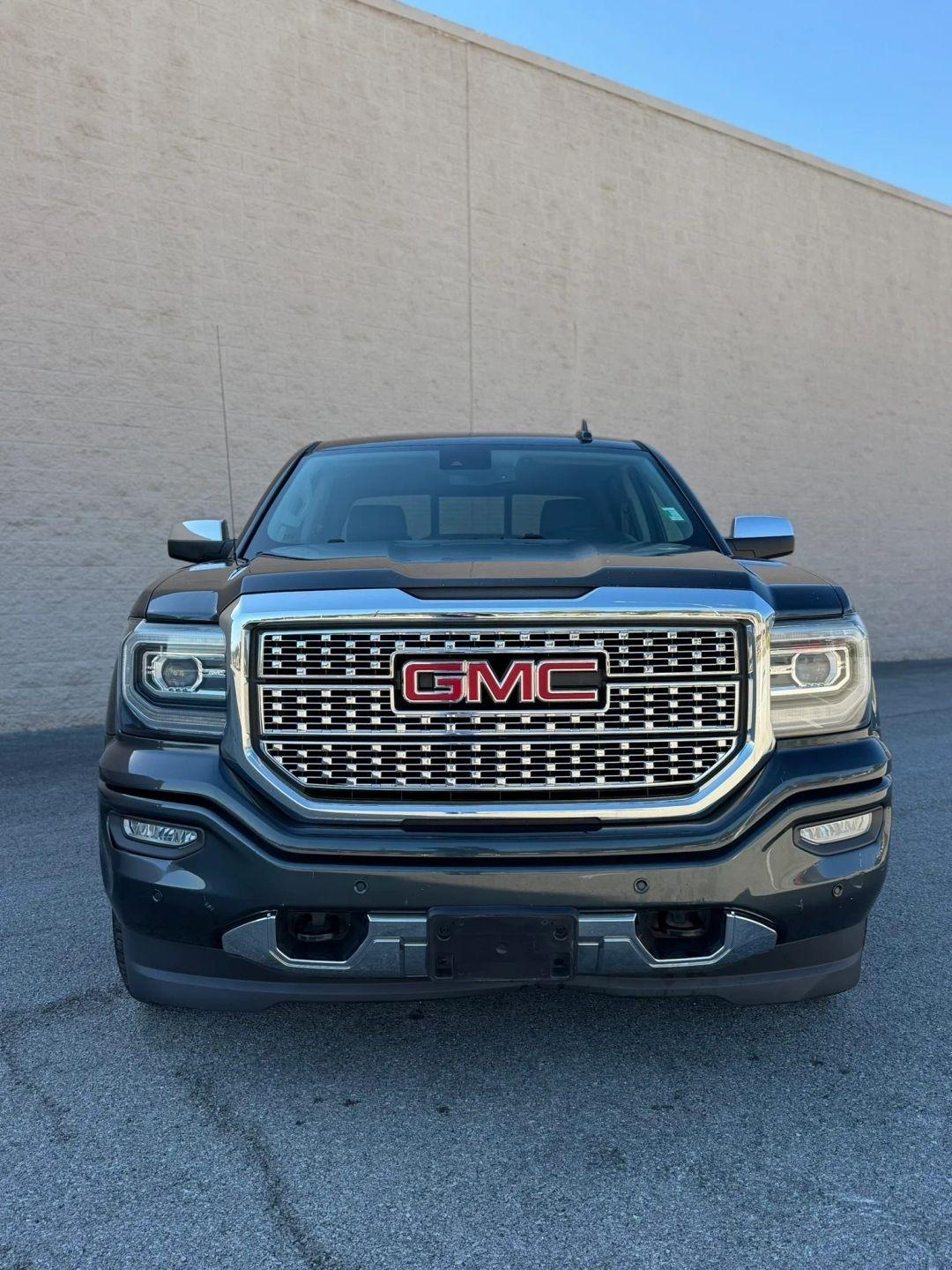 GMC Sierra 1500 4WD Crew Cab 143.5" Denali 2018