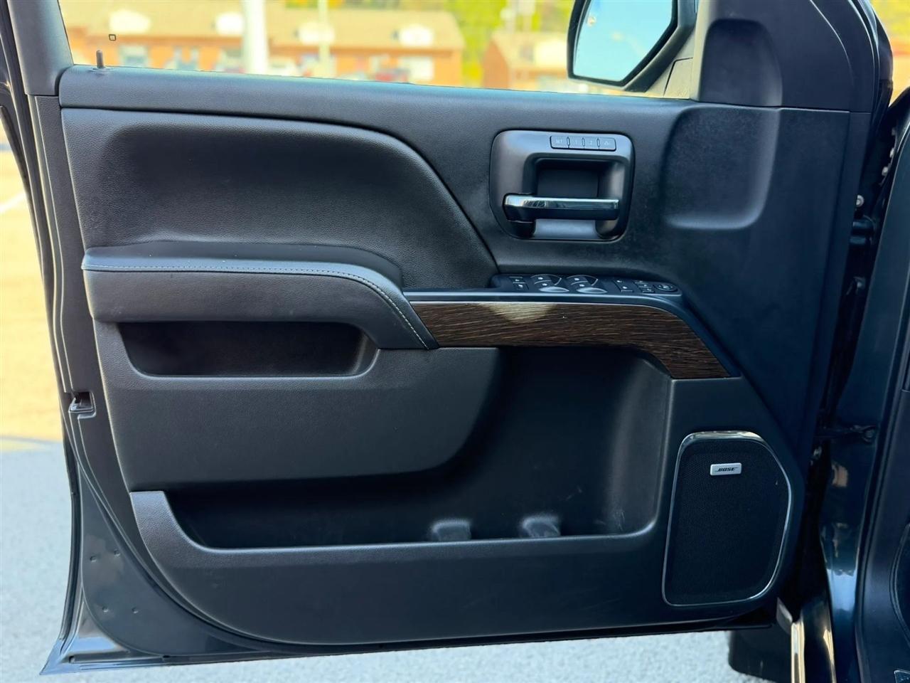 GMC Sierra 1500 4WD Crew Cab 143.5" Denali 2018