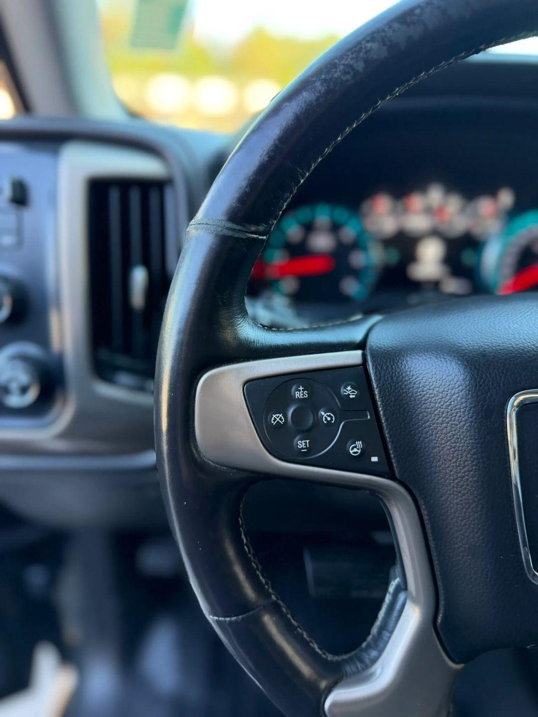 GMC Sierra 1500 4WD Crew Cab 143.5" Denali 2018