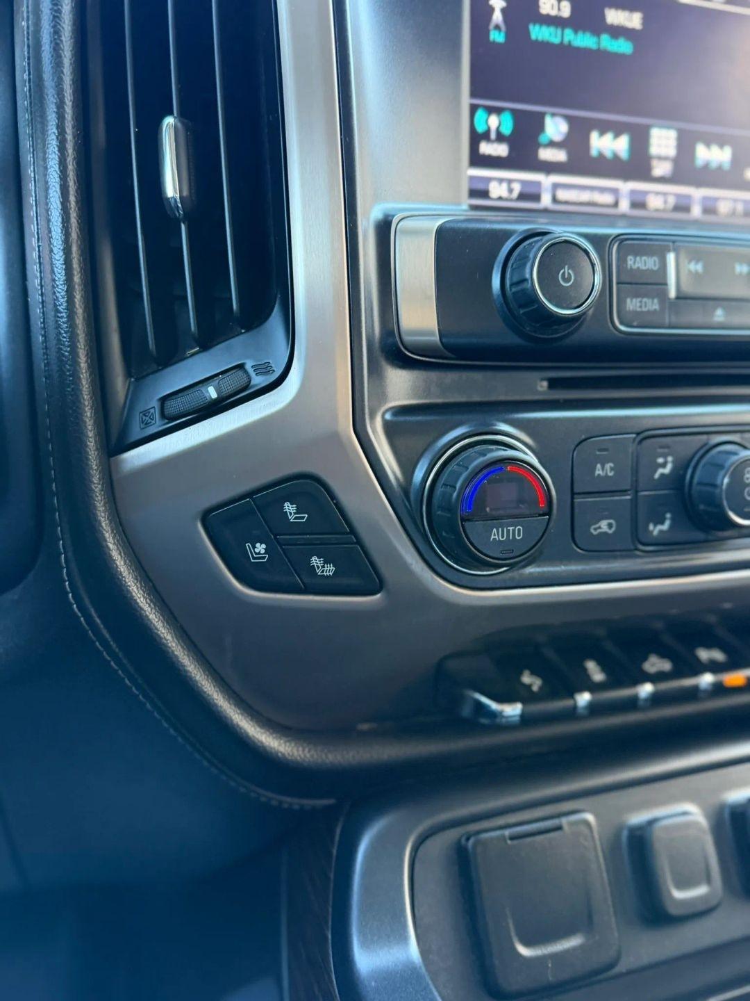 GMC Sierra 1500 4WD Crew Cab 143.5" Denali 2018