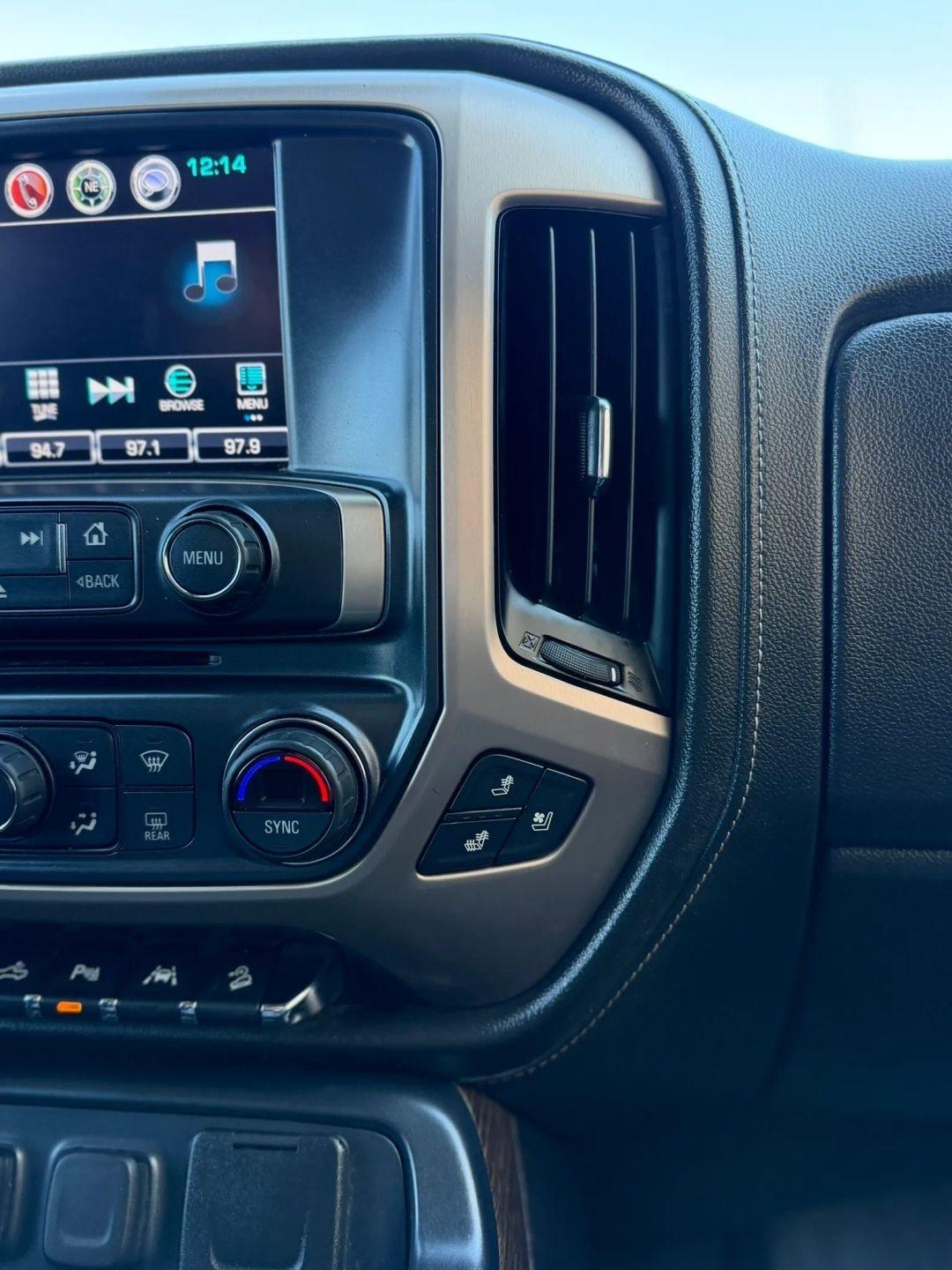 GMC Sierra 1500 4WD Crew Cab 143.5" Denali 2018