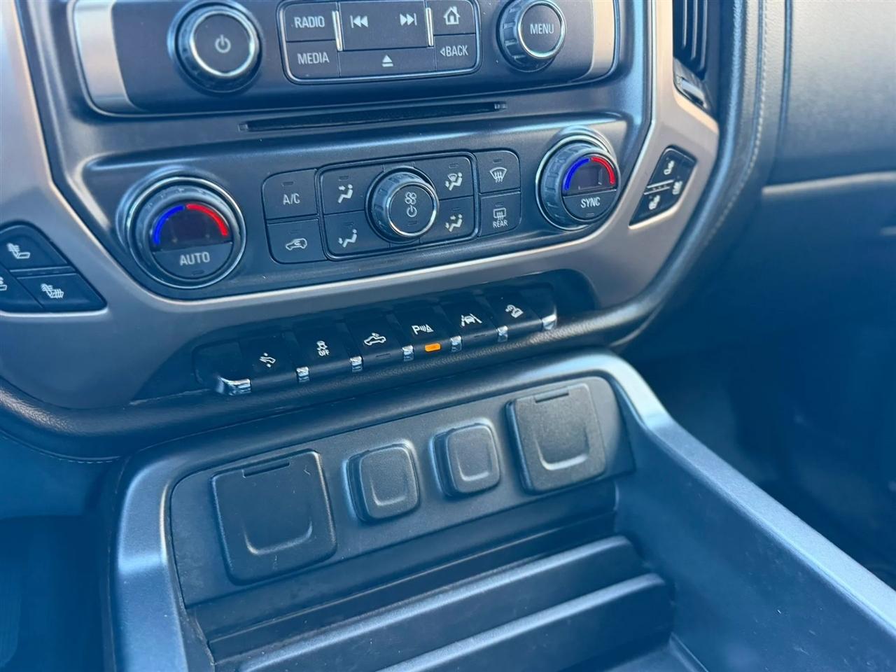 GMC Sierra 1500 4WD Crew Cab 143.5" Denali 2018