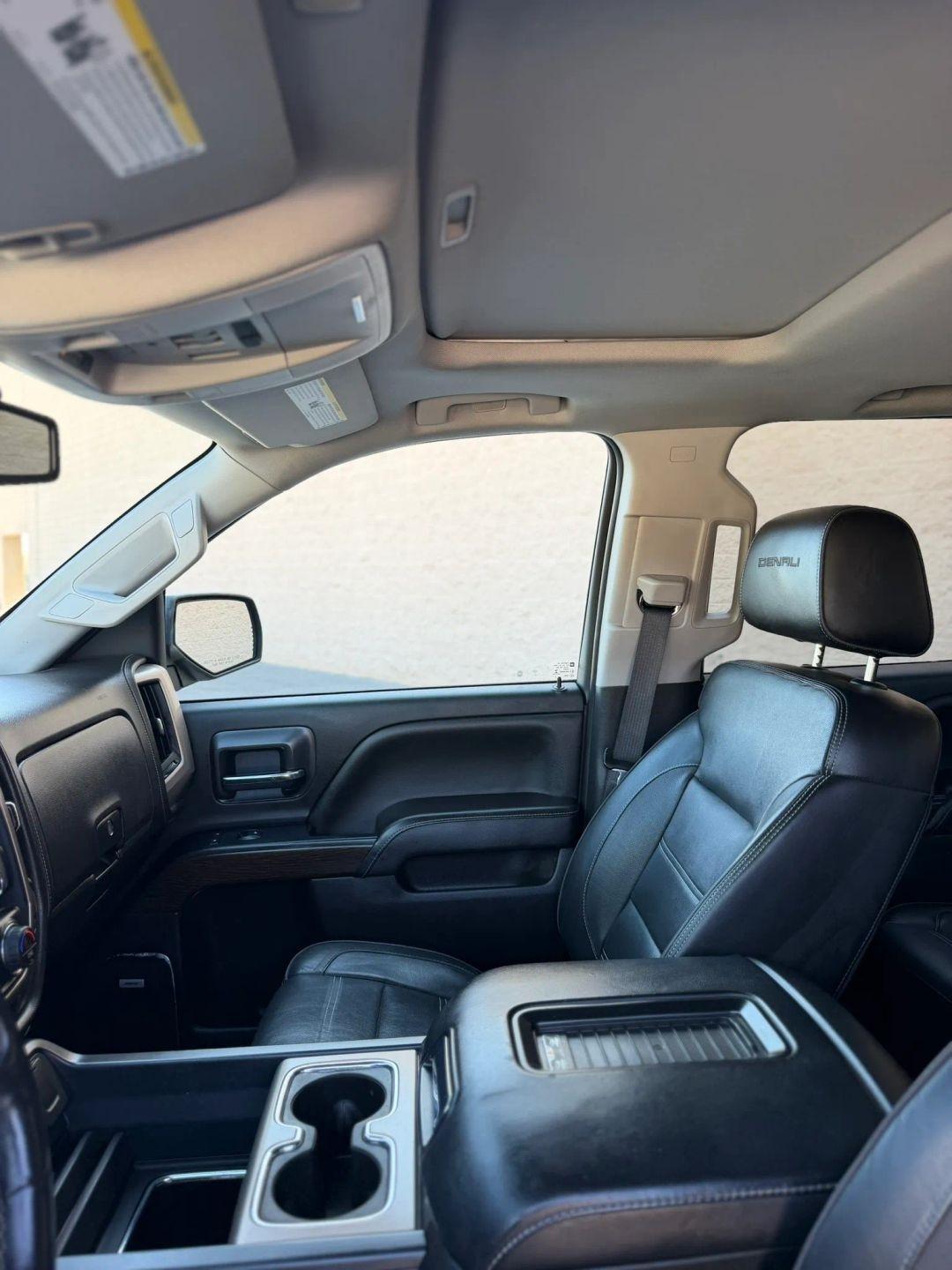 GMC Sierra 1500 4WD Crew Cab 143.5" Denali 2018