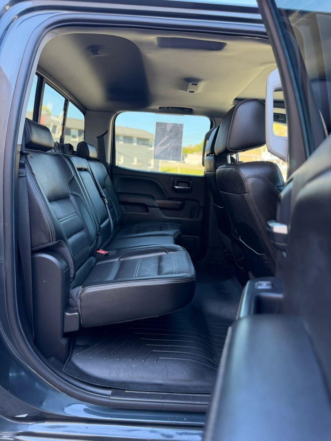 GMC Sierra 1500 4WD Crew Cab 143.5" Denali 2018