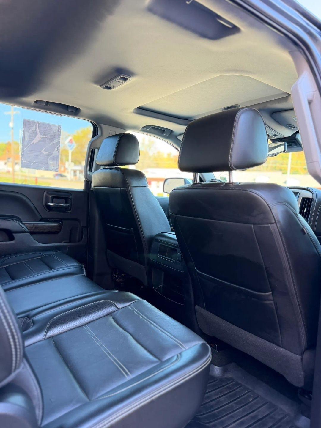 GMC Sierra 1500 4WD Crew Cab 143.5" Denali 2018